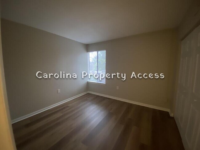 Building Photo - 500 Umstead Dr