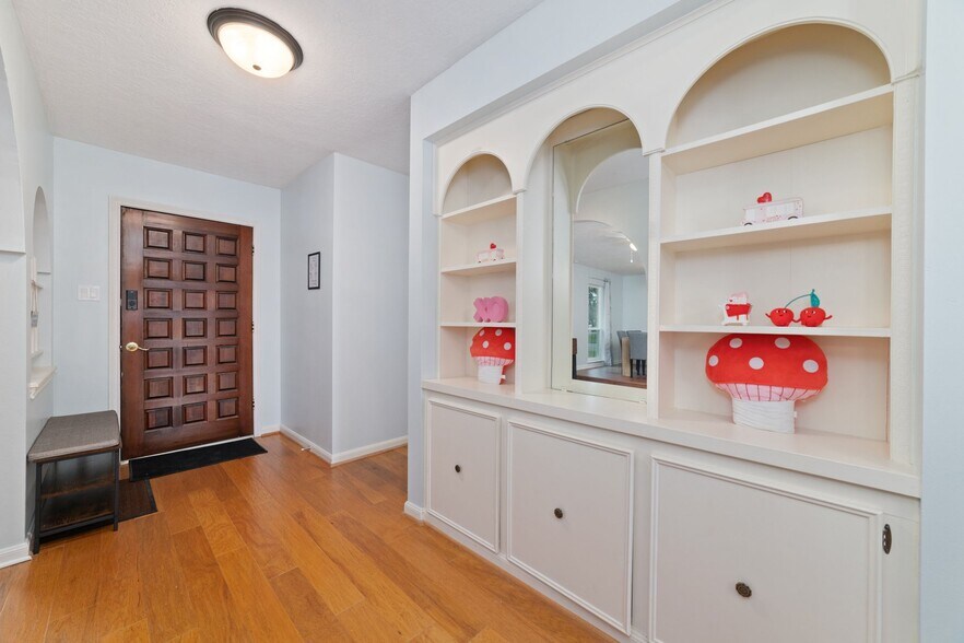 Building Photo - 17403 Mossforest Dr