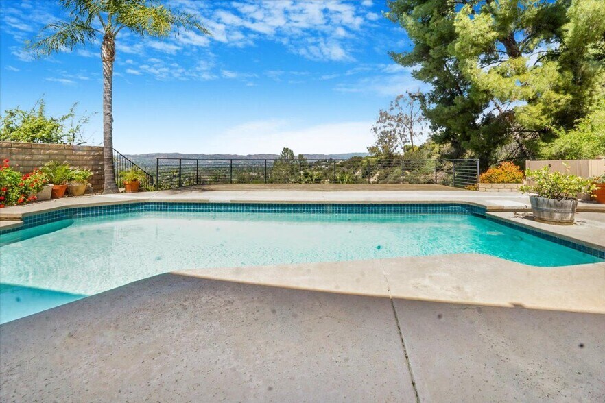 Building Photo - 22903 De Kalb Dr
