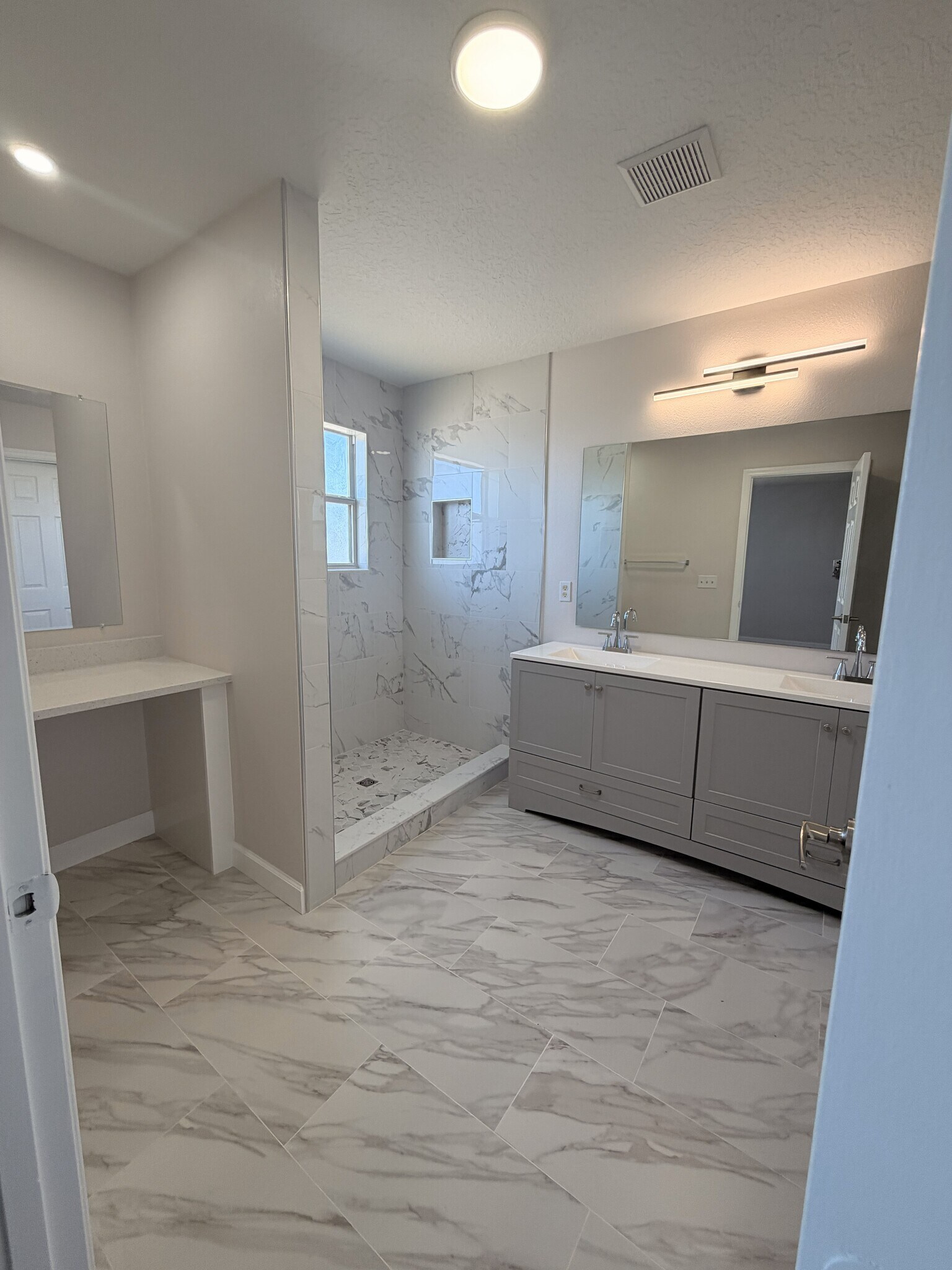 Master Bathroom - 1849 Valley Ridge Loop