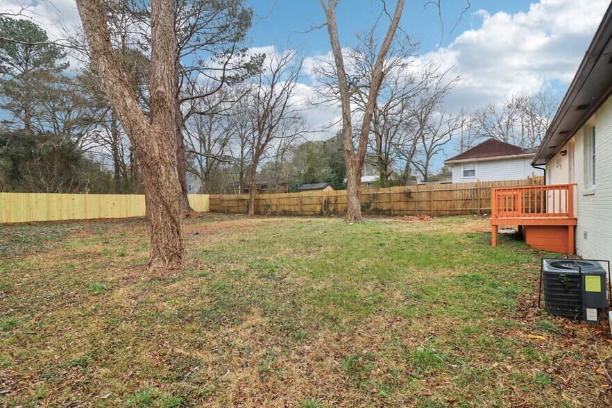 Building Photo - 3159 Bobolink Dr