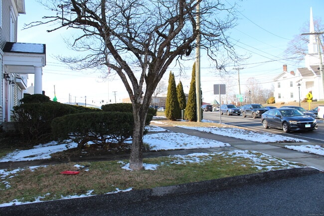 Building Photo - 66 Bridge St