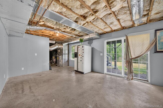 Building Photo - 5 Oldwyck Crescent