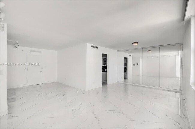 Building Photo - 5055 Collins Ave