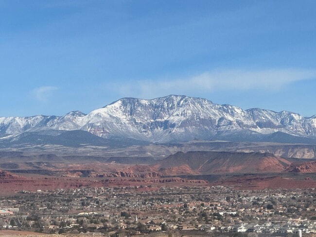 Building Photo - Beautiful Single-Level Home with Trail Access & Stunning Views!!!