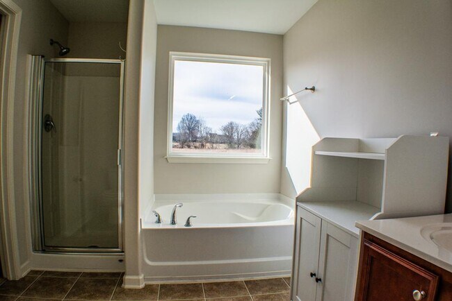 Building Photo - 3890 Sanwood Ln
