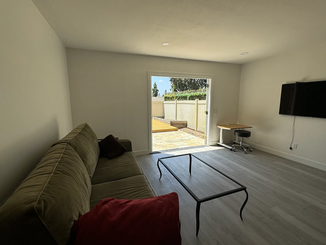 Building Photo - ***2 BED 2 BATH TOWNHOUSE***ENCINITAS***NE...