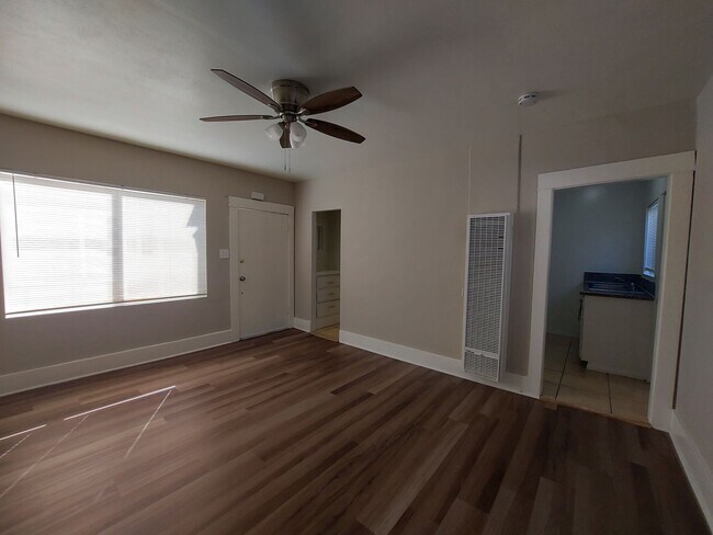 Interior Photo - 1335 Junipero Ave