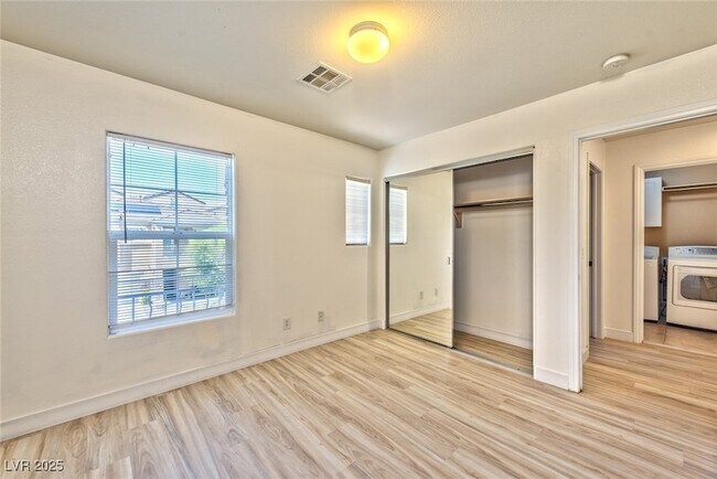 Building Photo - 10589 Danielson Ave