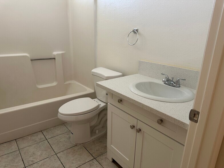 Building Photo - 1828 E Avenue J9