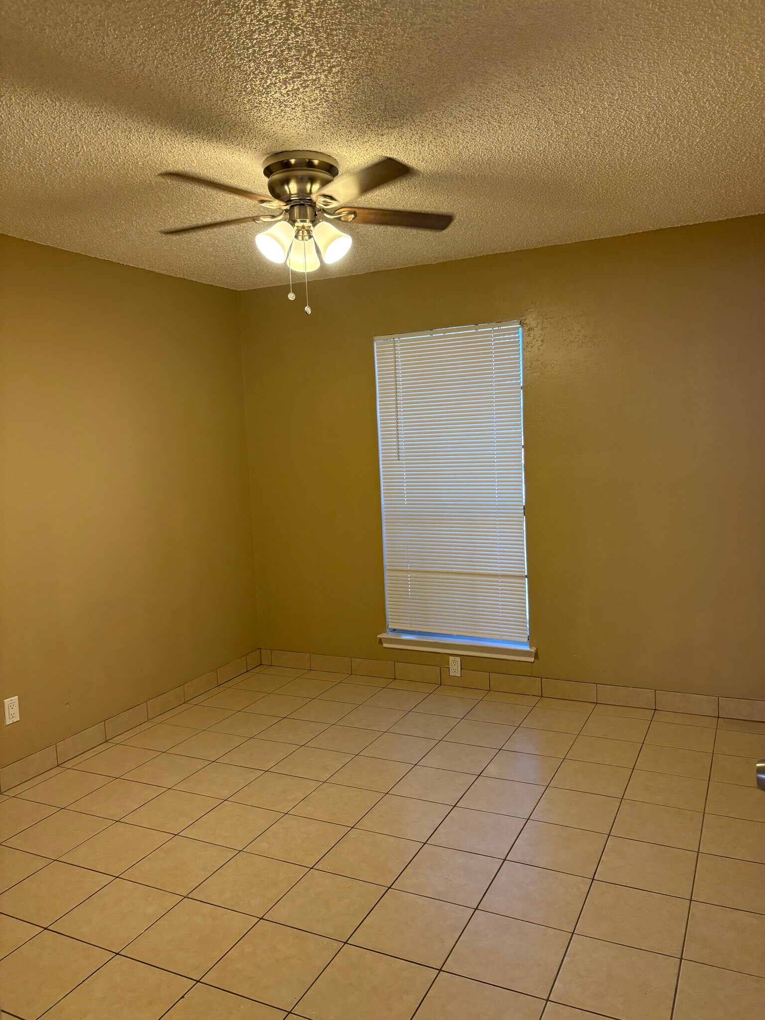 Room #1 with Bathroom - 716 Long Ct