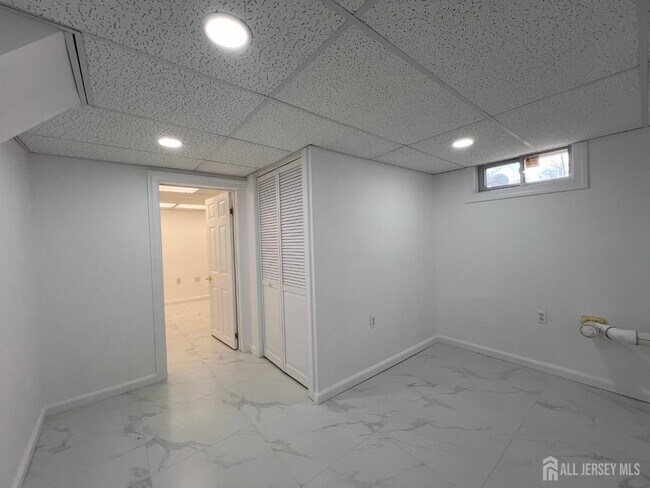 Building Photo - 699 Tennent Rd