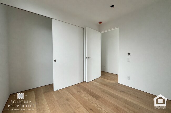 Building Photo - 1207-1209 Broadway