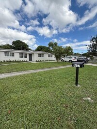 Building Photo - 4877 Caribbean Blvd