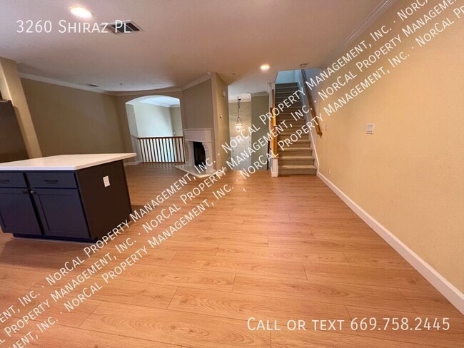 Building Photo - 3260 Shiraz Pl