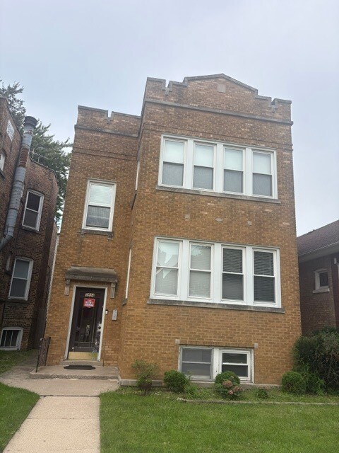 Building Photo - 5904 N Fairfield Ave