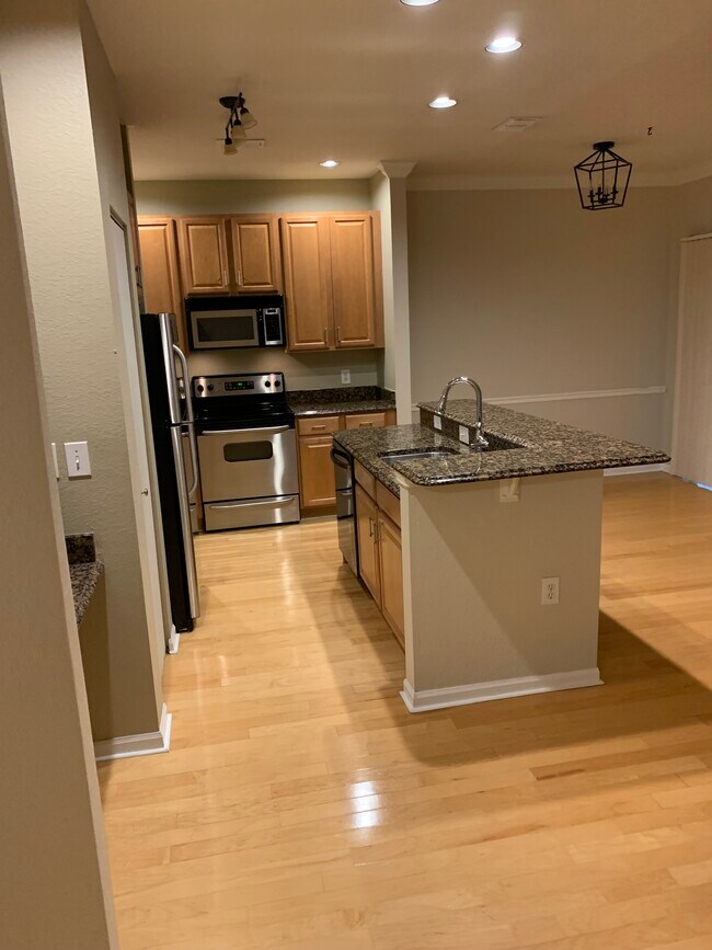 Building Photo - 2200 Tuscany Trce