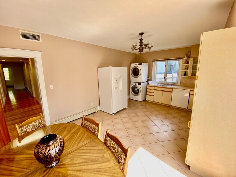 Laundry - 208 Rawson Rd