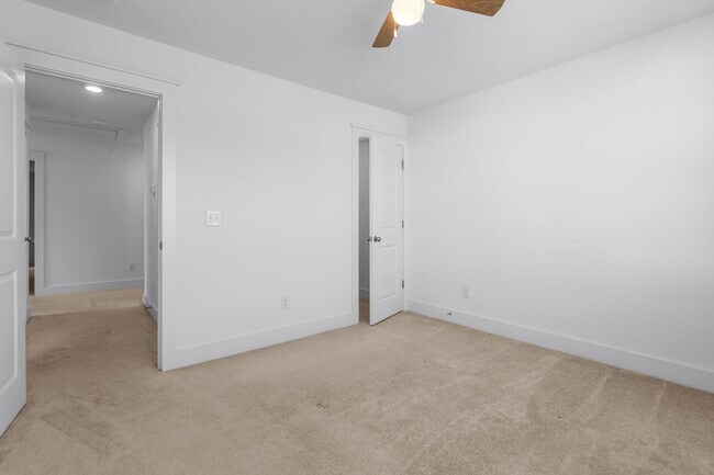 Building Photo - 235 Southmen Ln