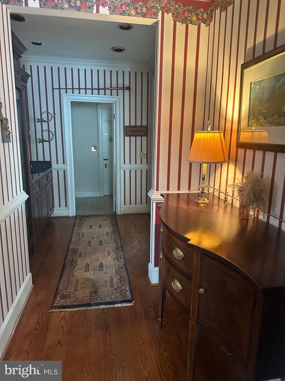 Building Photo - 16451 Elmwood Farm Rd