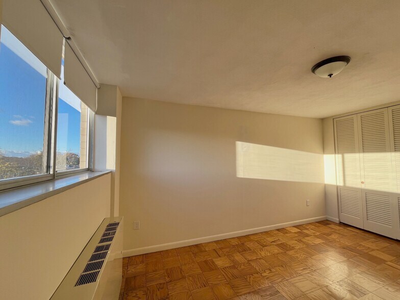 Building Photo - 57 Monmouth St