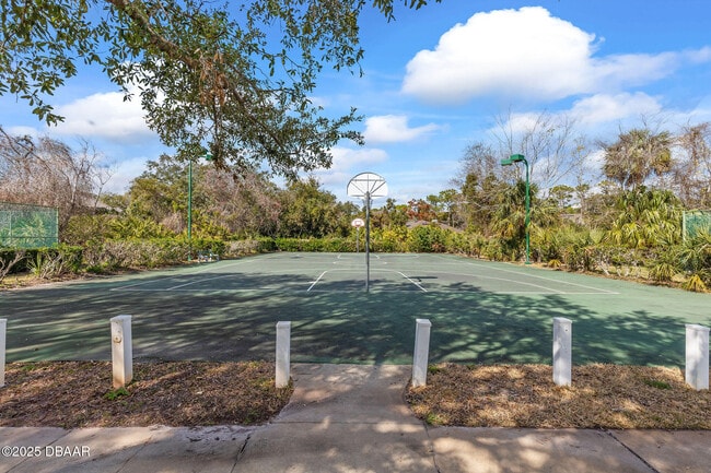 Building Photo - 16 Forest View Way