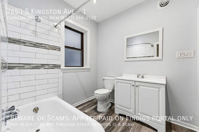 Building Photo - 7653 S Kingston Ave