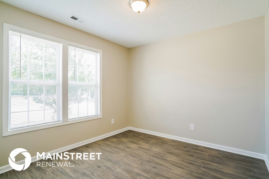 Building Photo - 5109 Julip Dr