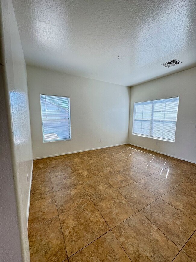 Building Photo - Queen Creek 4 bed 2.5 bath For rent