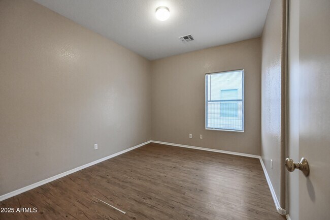 Building Photo - 6417 W Elwood St