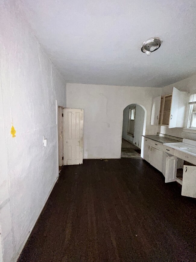 Building Photo - 1532 5th St