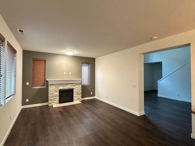 Building Photo - Silver Lake Area Rental