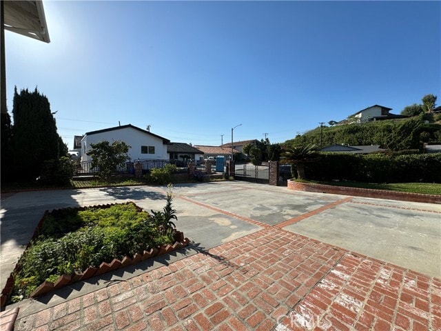 Building Photo - 13678 Sycamore Dr
