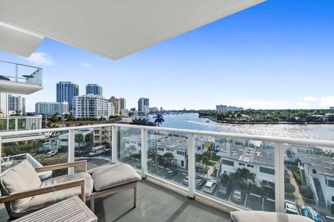 Building Photo - 401 N Birch Rd