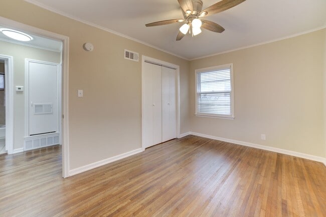 Building Photo - 2 Bed | 1 Bath