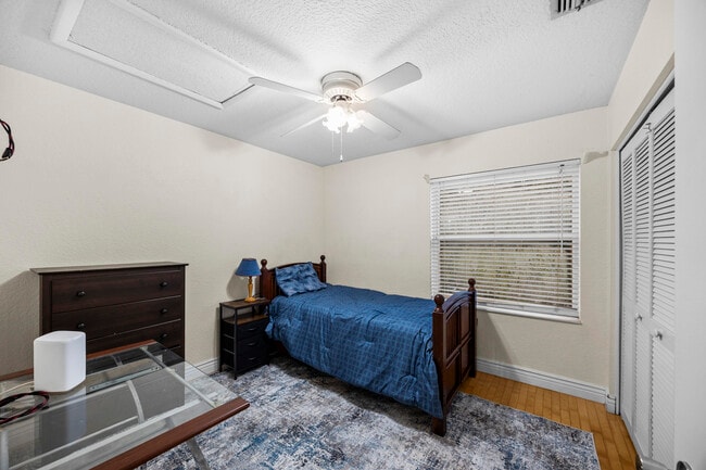 Building Photo - 1622 S Club Dr