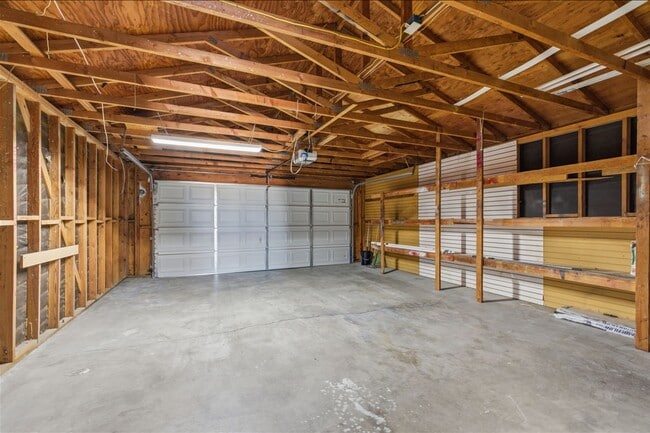 Building Photo - 6851 Quail Spring Ave