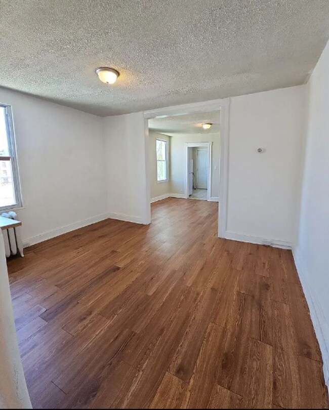 Building Photo - 103 E 22nd St