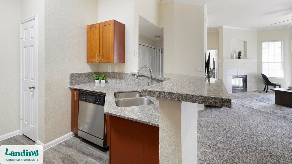 Building Photo - 901 Lakeside Cir
