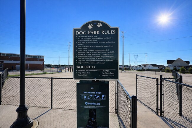 Building Photo - Live Where Comfort Meets Convenience in This Stylish 3 Bedroom Townhome