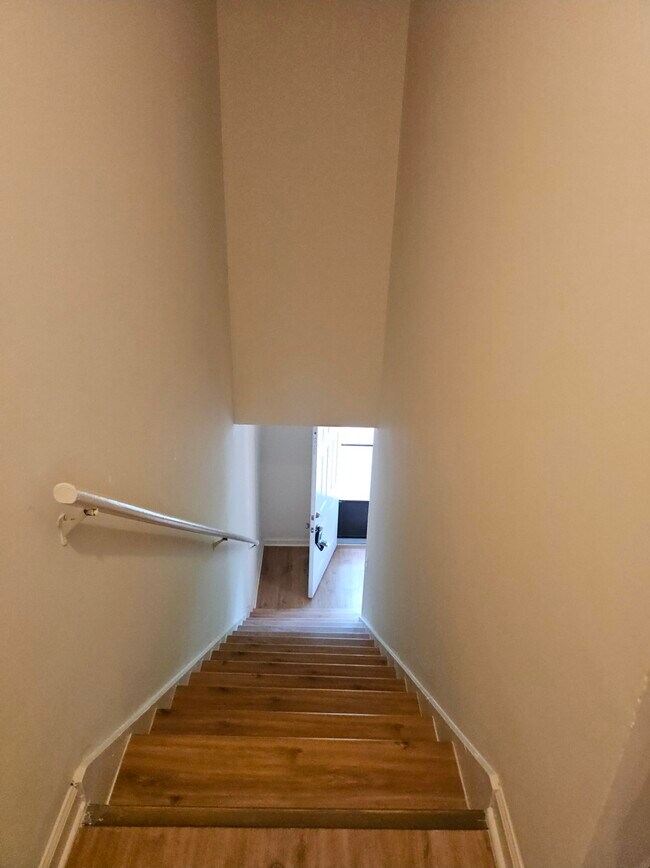 Building Photo - 490 S Jeff Davis Dr