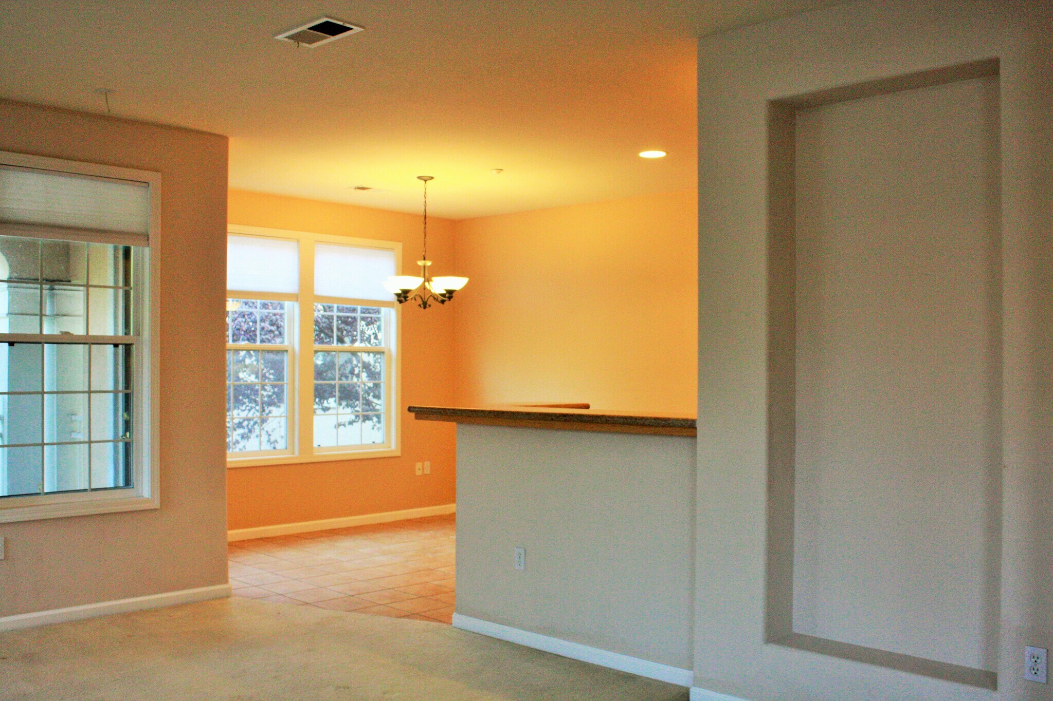 Building Photo - 3754 Central Pky