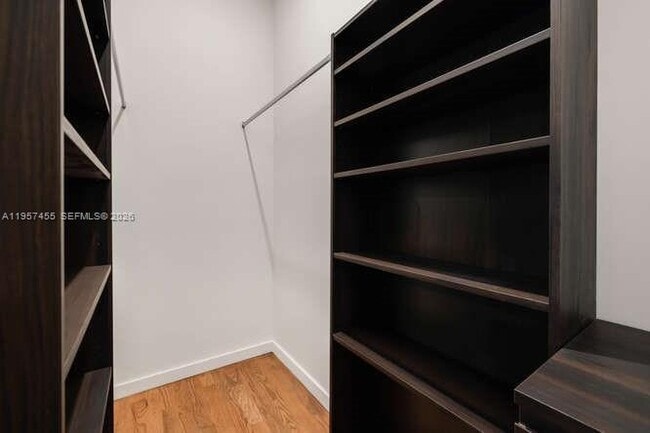 Building Photo - 2330 Overbrook St