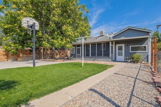 Building Photo - 1507 Rood Ave