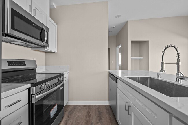 Building Photo - 6248 Rose St