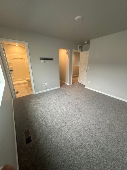 Building Photo - 1353 Reynolds St