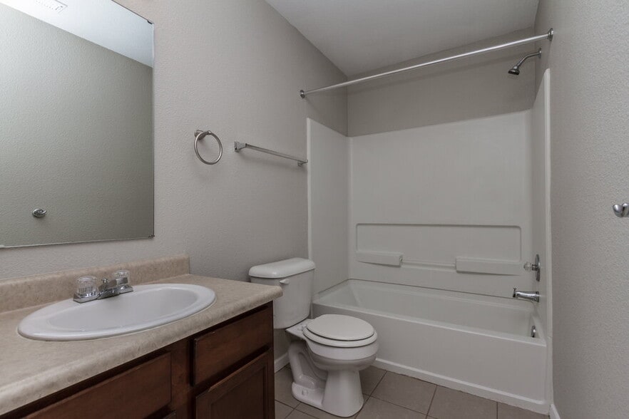 Building Photo - 8038 Retreat Ln