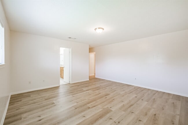 Building Photo - 2815 Arrowhead Dr