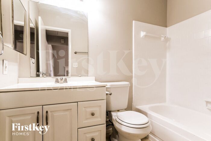 Building Photo - 5430 Santrey Dr