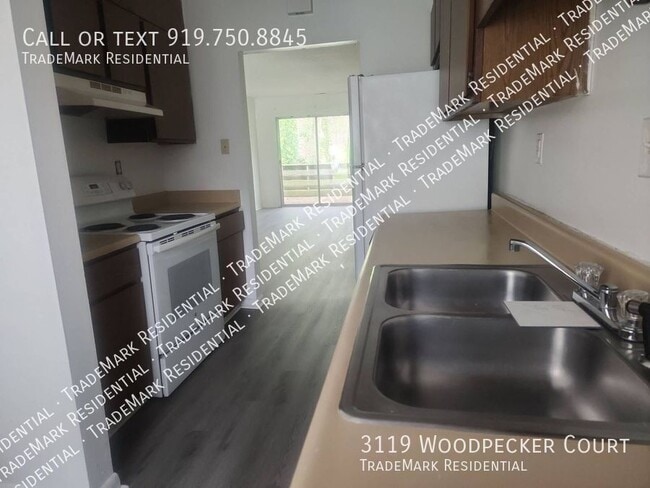 Building Photo - 3119 Woodpecker Ct